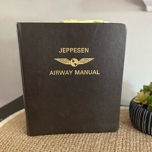 JEPPESEN LEATHER AIRWAY PILOTS AVIATION MANUAL MID ATLANTIC